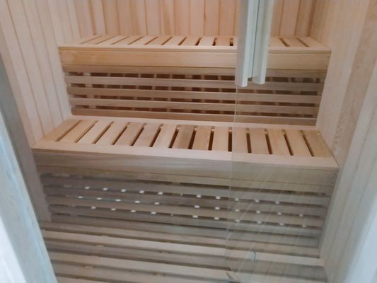 Traditional Finn Sauna Red Cedar Dry Steam Sauna for 4 People With Double Bench