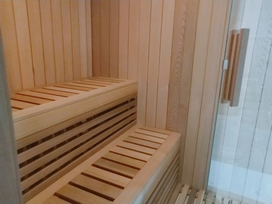 Traditional Finn Sauna Red Cedar Dry Steam Sauna for 4 People With Double Bench